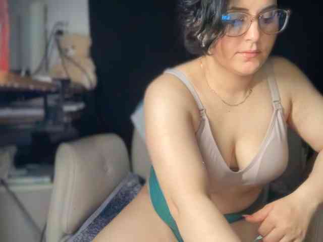 ema-love webcam