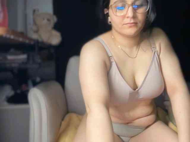 ema-love webcam