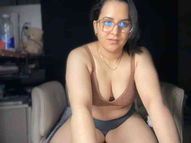 ema-love webcam