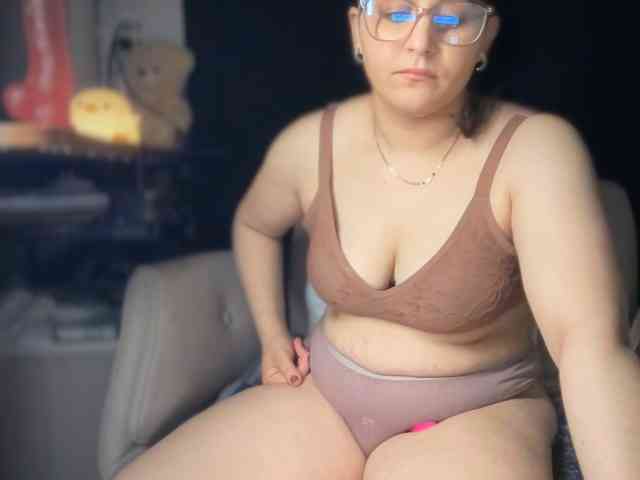ema-love webcam