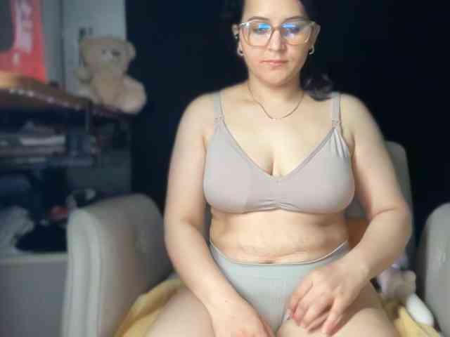ema-love webcam