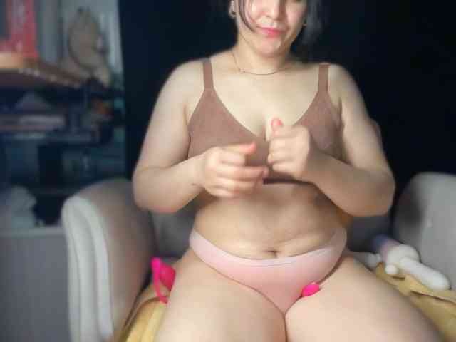 ema-love webcam