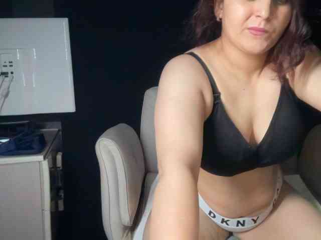ema-love webcam