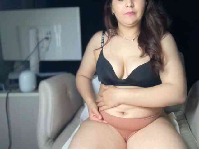 ema-love's webcam live show