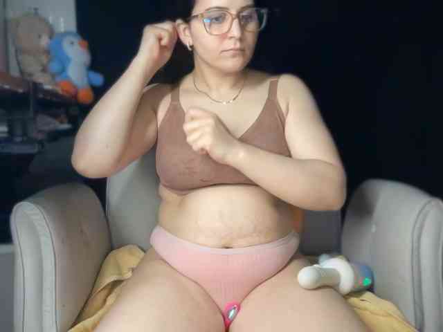 ema-love webcam
