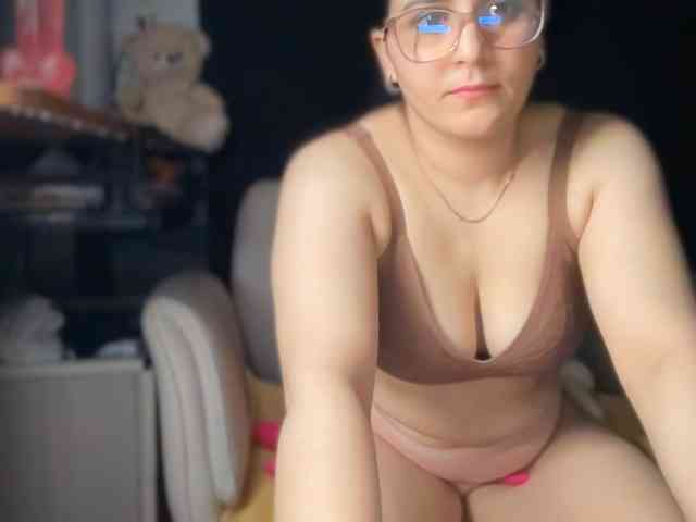 ema-love webcam