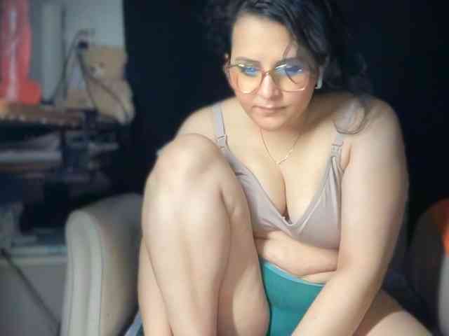 ema-love webcam