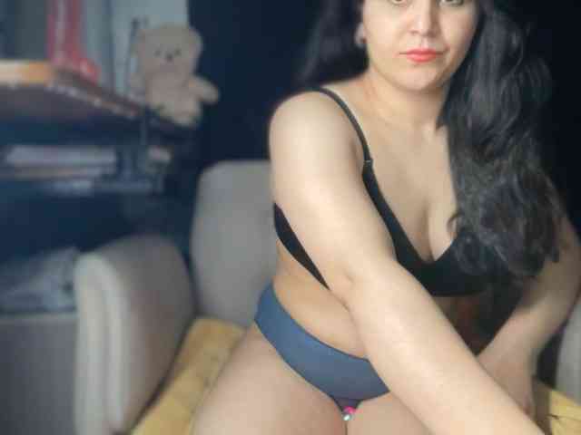 ema-love webcam