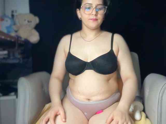 ema-love webcam