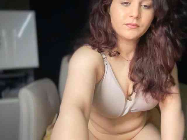 ema-love webcam
