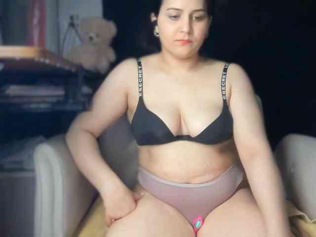 ema-love webcam