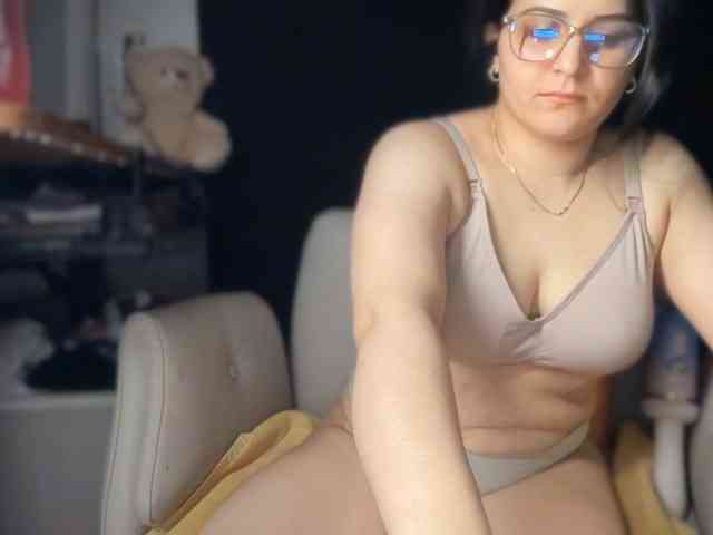ema-love webcam