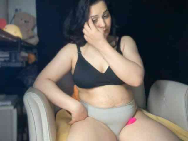 ema-love webcam