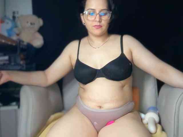 ema-love webcam