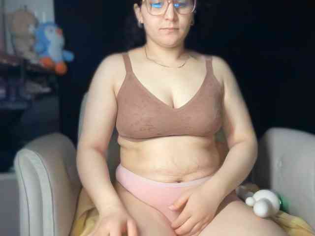 ema-love webcam