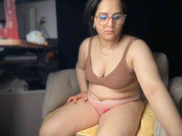 ema-love webcam