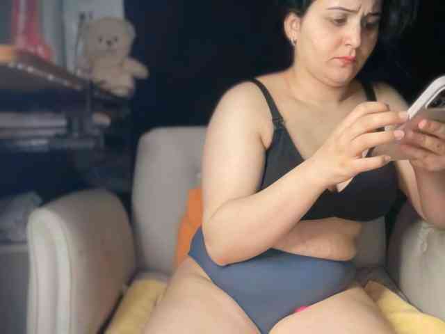 ema-love webcam
