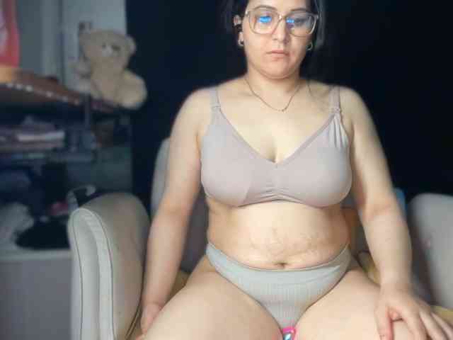 ema-love webcam