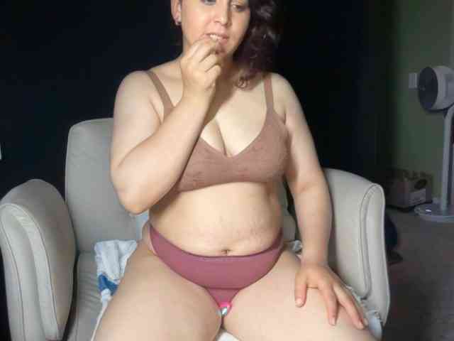 ema-love webcam