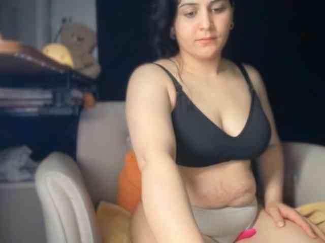 ema-love webcam