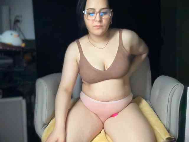 ema-love webcam