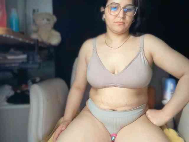 ema-love webcam