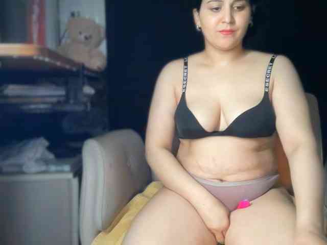 ema-love webcam