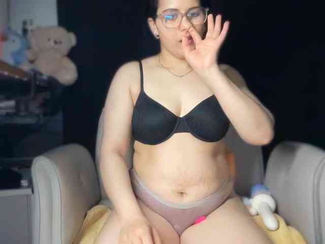 ema-love webcam