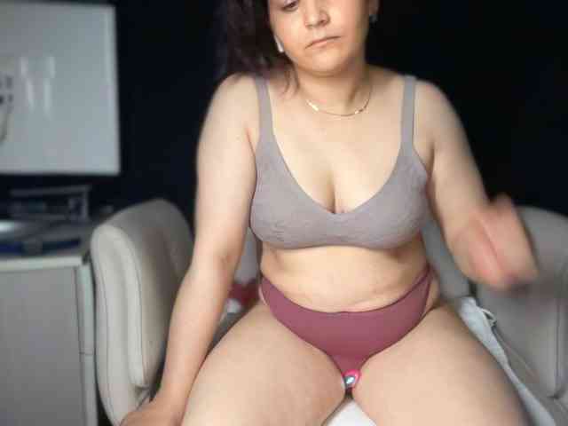 ema-love webcam