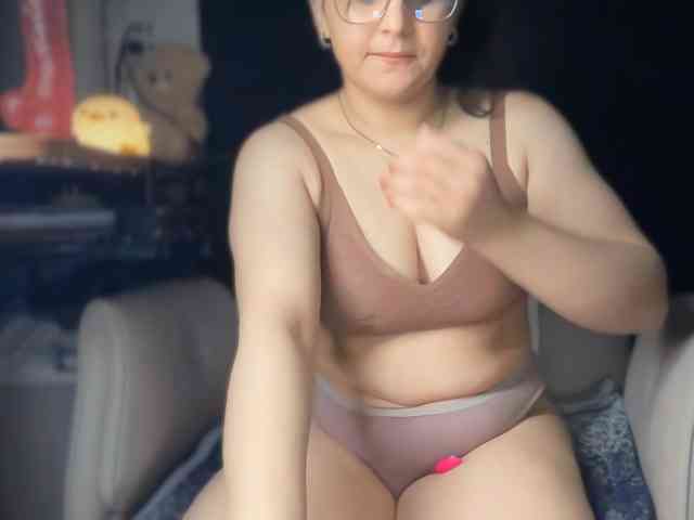 ema-love webcam