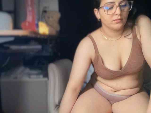 ema-love webcam