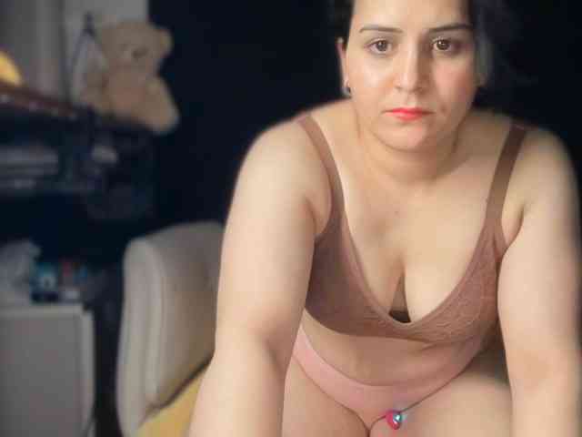 ema-love webcam