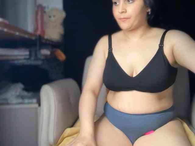 ema-love webcam