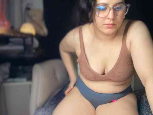 ema-love webcam