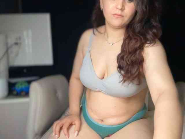 ema-love webcam