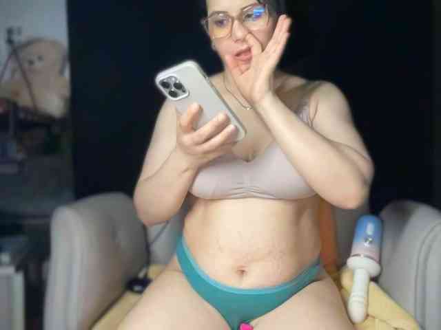 ema-love webcam