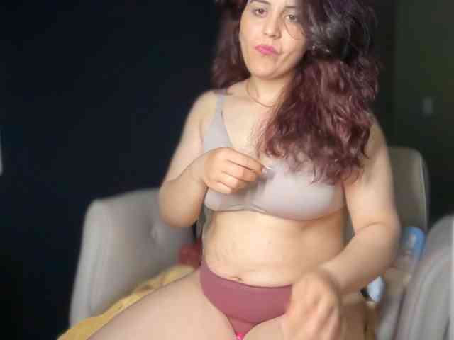 ema-love webcam