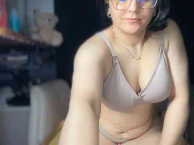 ema-love webcam