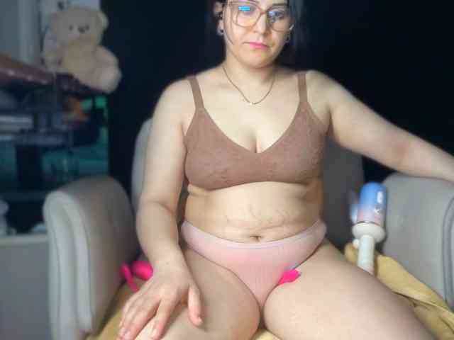 ema-love webcam