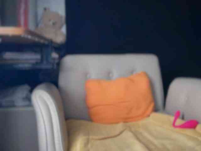 ema-love webcam