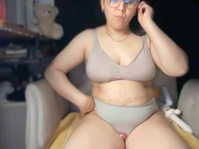 ema-love webcam