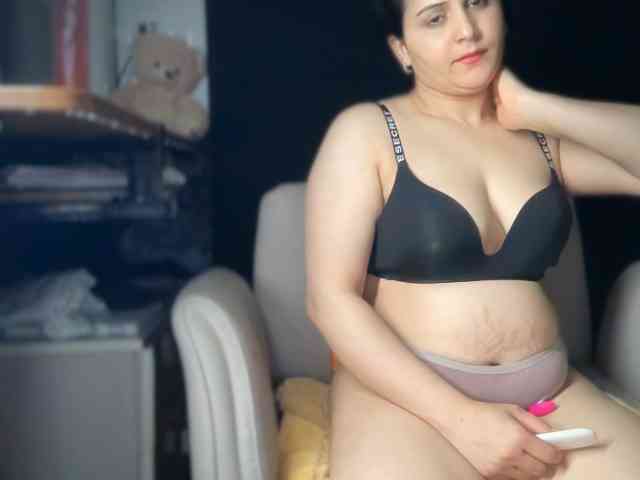 ema-love webcam