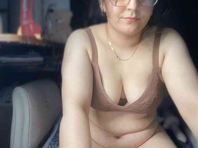 ema-love webcam