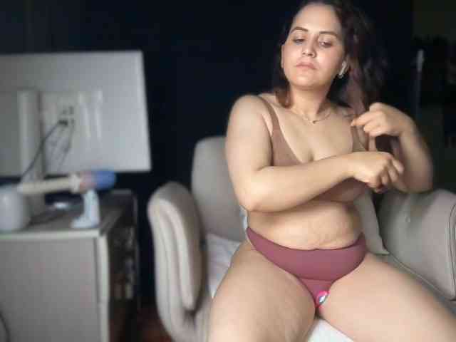 ema-love webcam