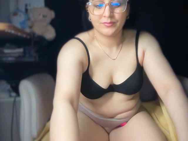 ema-love webcam