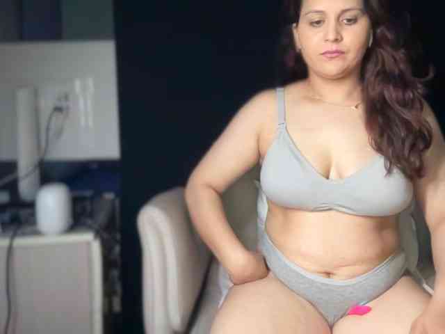 ema-love webcam