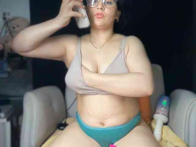 ema-love webcam