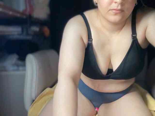ema-love webcam