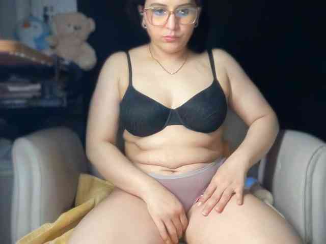 ema-love webcam