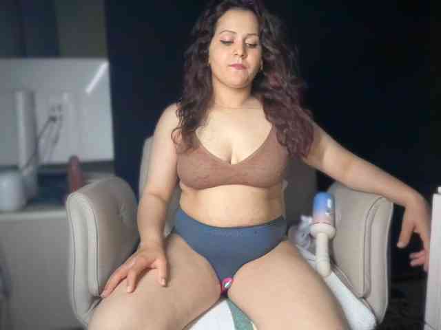 ema-love webcam
